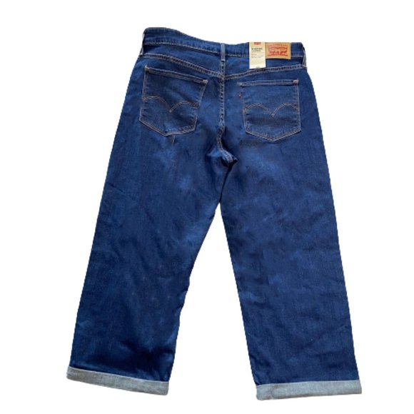 NWT Levi’s Shaping Capri Jeans - Picture 2 of 3